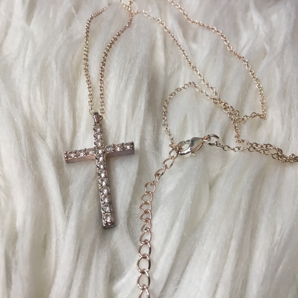 ✅ 2/$10 ✅ Rose Gold Crystal Cross Pendant Necklace - Picture 2 of 5